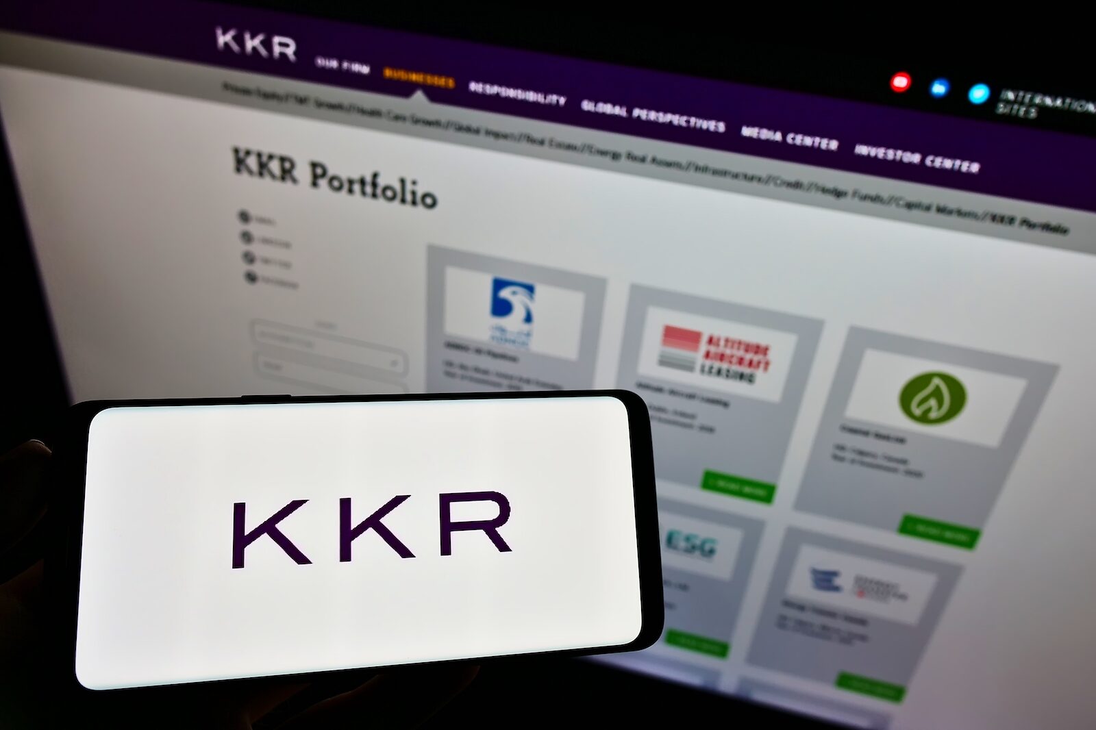 KKR logo on screen